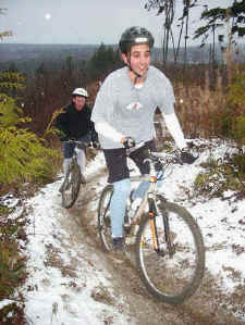 ridge_snow_121400.jpg (37137 bytes)