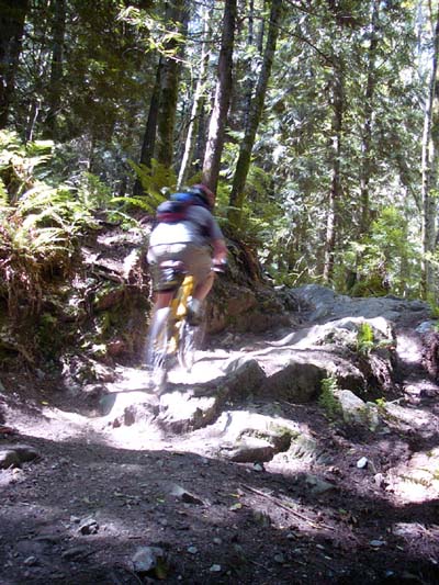 mb1_081600.jpg (77876 bytes)